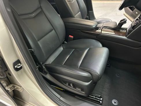 Used 2014 Cadillac XTS image 25