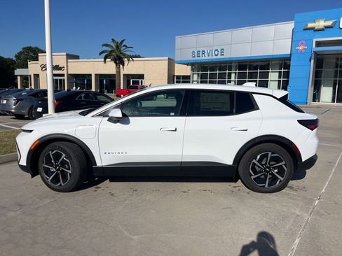New 2026 Chevrolet Equinox EV LT image 4
