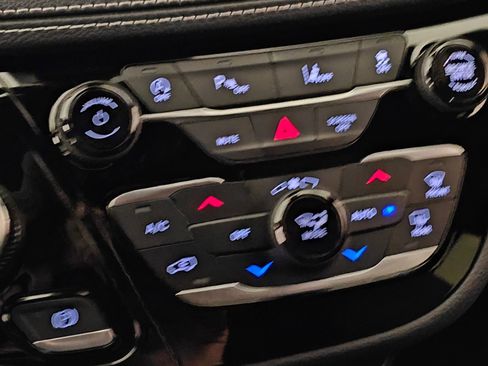New 2026 Chrysler Pacifica Select AWD/4WD image 20