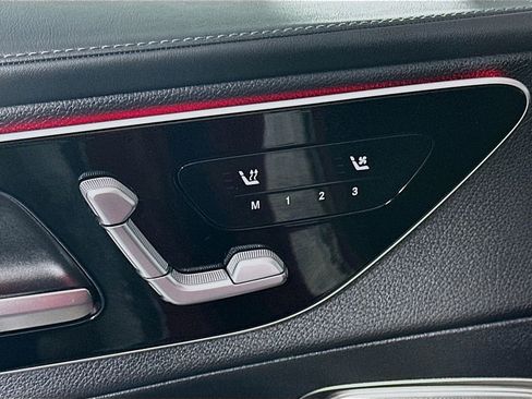 Used 2025 Mercedes-Benz GLC 300 4MATIC image 22