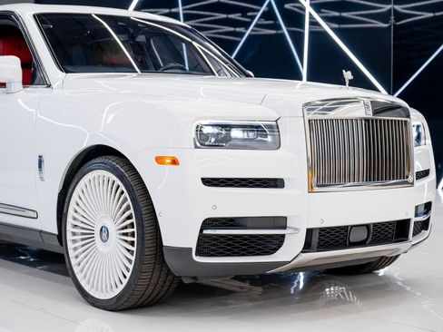 Used 2021 Rolls-Royce Cullinan image 5