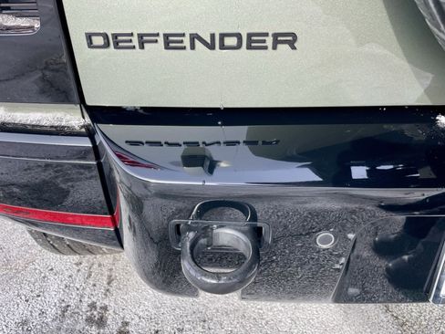 Used 2025 Land Rover Defender 110 X-Dynamic SE image 35