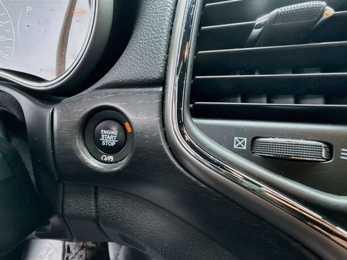 Used 2018 Jeep Grand Cherokee Altitude RWD image 24