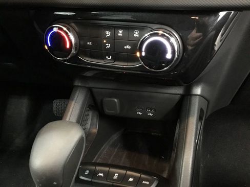 Used 2025 Chevrolet TrailBlazer LT AWD/4WD image 22