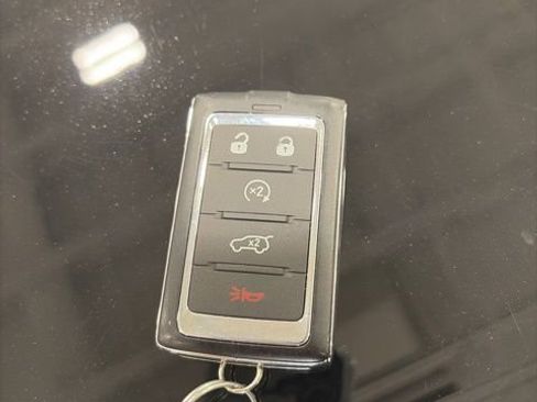 Used 2024 Jeep Grand Cherokee Altitude AWD/4WD image 27