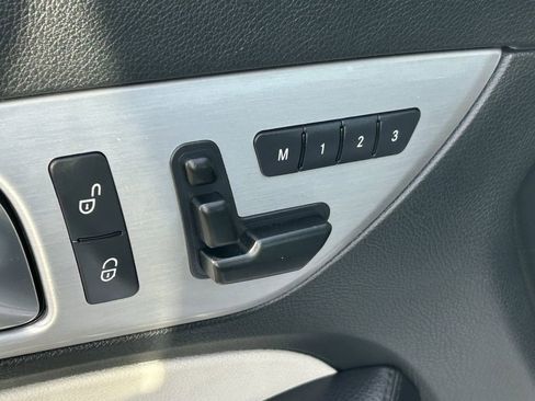 Used 2013 Mercedes-Benz SLK 250 image 14