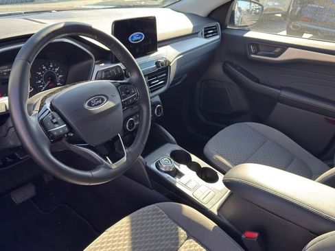 Used 2022 Ford Escape SE w/ Convenience Package FWD image 9