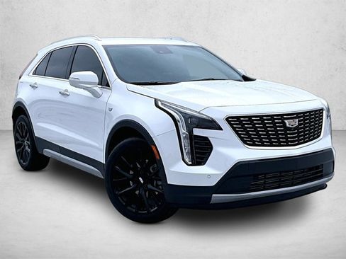 Certified 2022 Cadillac XT4 Premium Luxury w/ Enhanced Visibility Package image 12