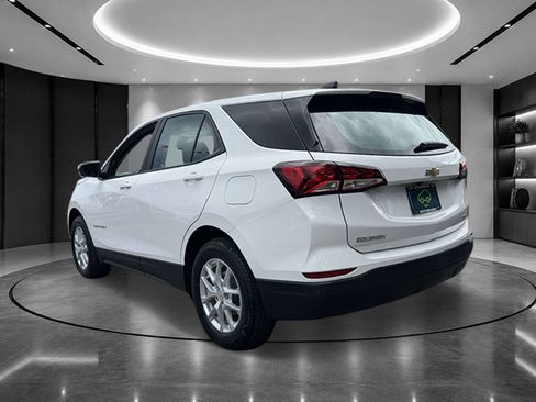 Certified 2023 Chevrolet Equinox LS w/ Driver Confidence II Package AWD/4WD image 4