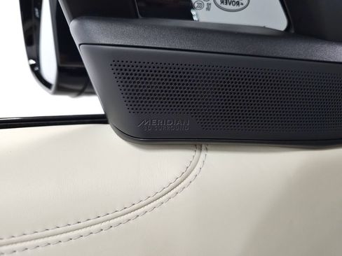 Certified 2024 Land Rover Range Rover SE AWD/4WD image 16