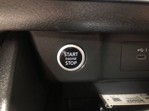 Used 2023 Nissan Rogue SV image 26