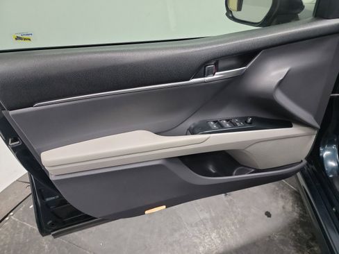 Used 2019 Toyota Camry SE image 13
