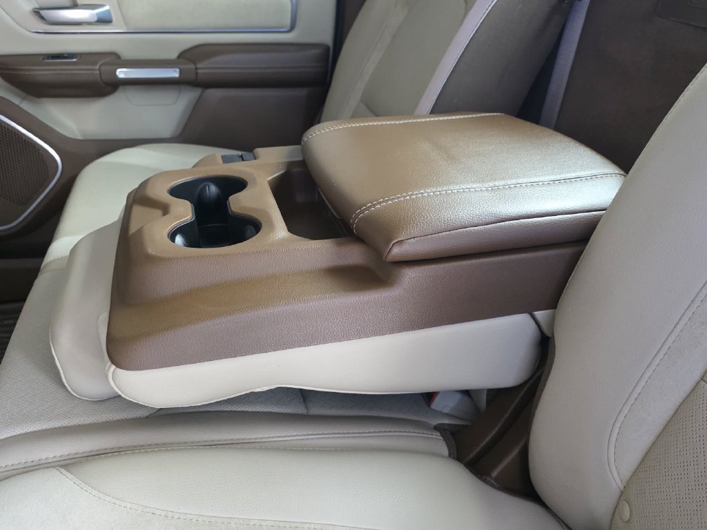 Used 2019 RAM 1500 Laramie AWD/4WD image 11