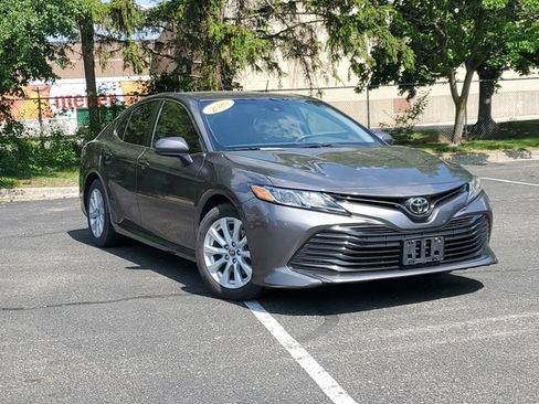 Used 2020 Toyota Camry LE FWD image 29