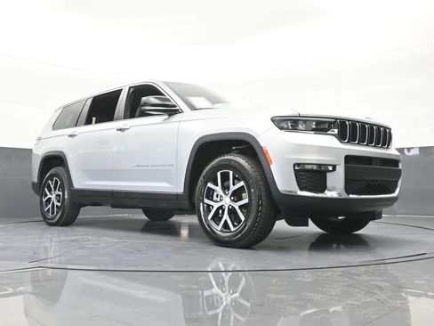 Used 2025 Jeep Grand Cherokee L Limited RWD image 63