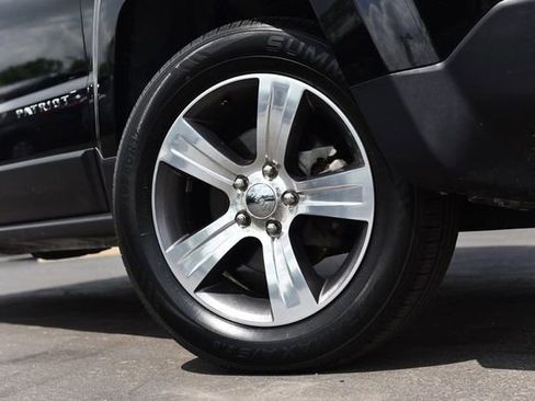 Used 2016 Jeep Patriot High Altitude image 3