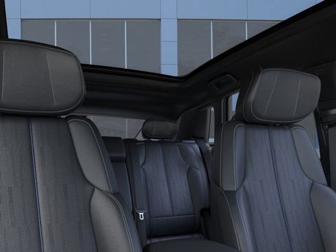 New 2026 Cadillac Lyriq Luxury image 24