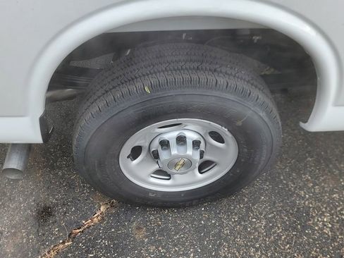 New 2025 Chevrolet Express 2500 Work Van w/ Driver Convenience Package image 13