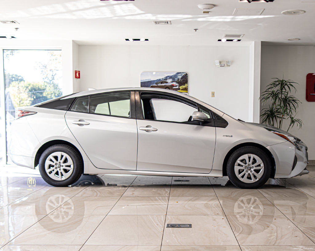Used 2017 Toyota Prius Two FWD image 9