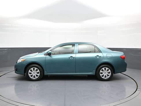 Used 2010 Toyota Corolla LE FWD image 9