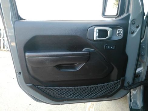 Used 2022 Jeep Gladiator Sport AWD/4WD image 14