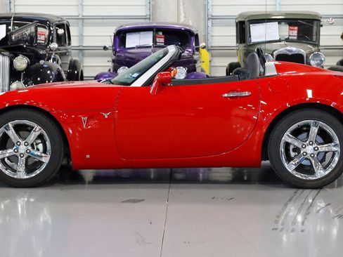 Used 2007 Pontiac Solstice GXP w/ Premium Package image 10