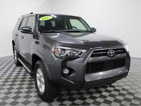 Used 2022 Toyota 4Runner SR5 Premium w/ Moonroof Package AWD/4WD image 8