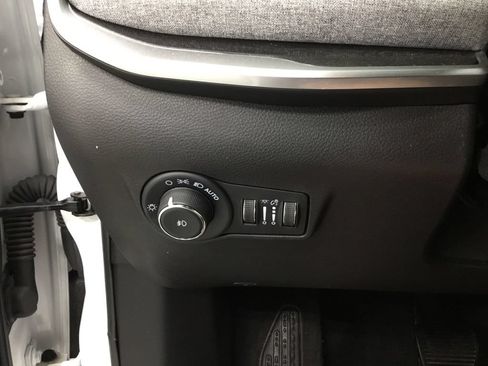 Used 2023 Jeep Compass Latitude w/ Convenience Group AWD/4WD image 14