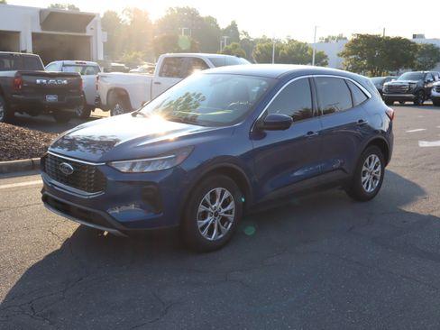 Used 2023 Ford Escape Active w/ Tech Pack #2 FWD image 5