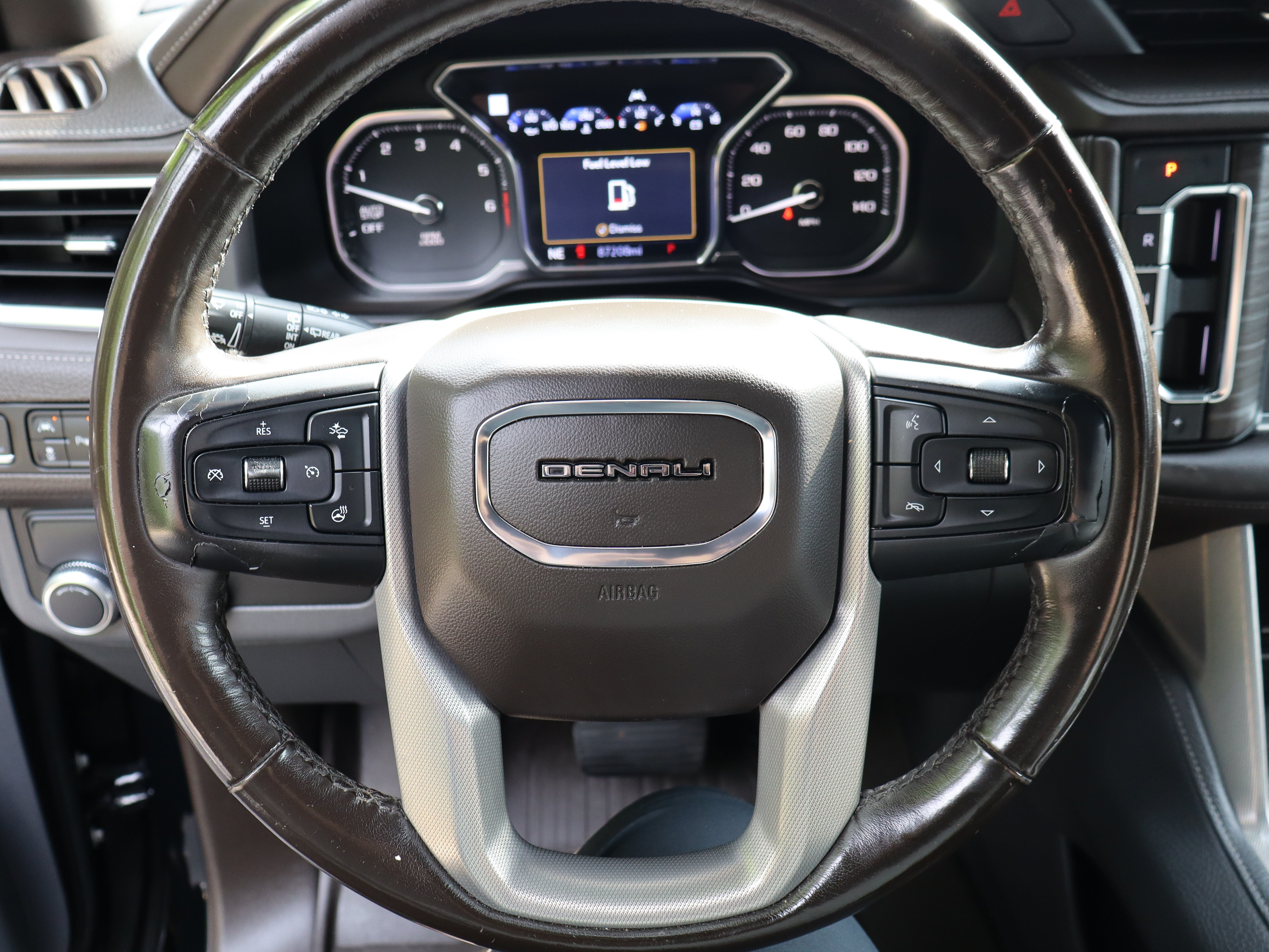 Used 2021 GMC Yukon Denali w/ Denali Premium Package RWD image 31