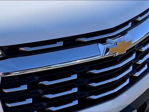 Used 2026 Chevrolet Equinox LT AWD/4WD image 30