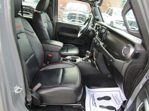 Used 2019 Jeep Wrangler Unlimited Rubicon AWD/4WD image 18