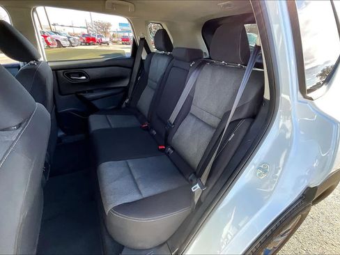 Used 2024 Nissan Rogue SV image 19