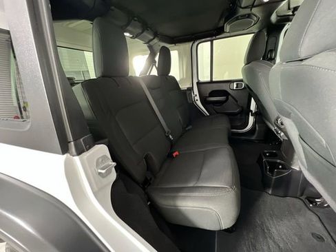 Used 2020 Jeep Wrangler Unlimited Sport S image 28