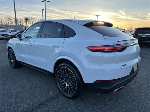 Used 2021 Porsche Cayenne Coupe image 7