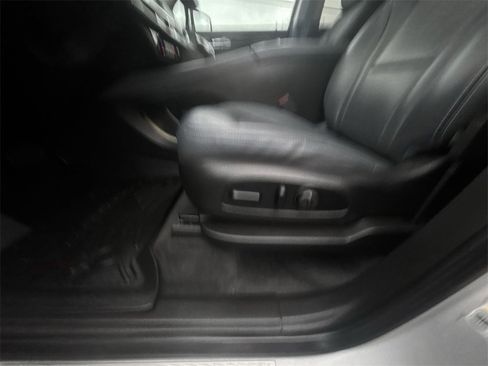 Used 2021 Buick Enclave Essence w/ Sound and Sites Package image 17