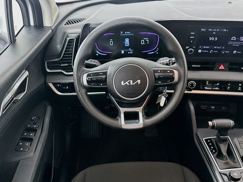 Used 2025 Kia Sportage LX FWD image 17