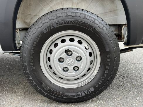 Used 2025 RAM ProMaster 2500 w/ Convenience Group FWD image 32