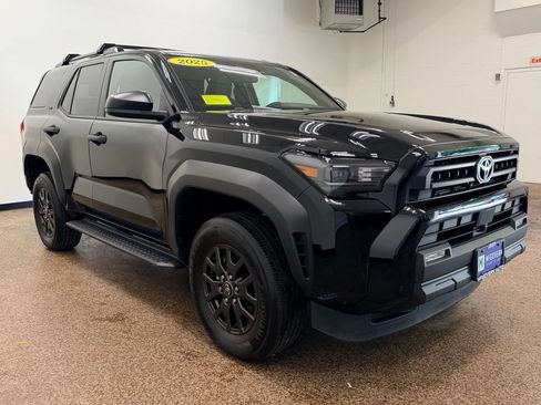 Used 2025 Toyota 4Runner SR5 AWD/4WD image 9