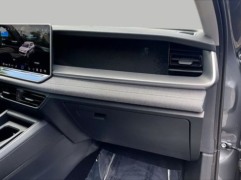 Used 2025 Volkswagen Tiguan S FWD image 18
