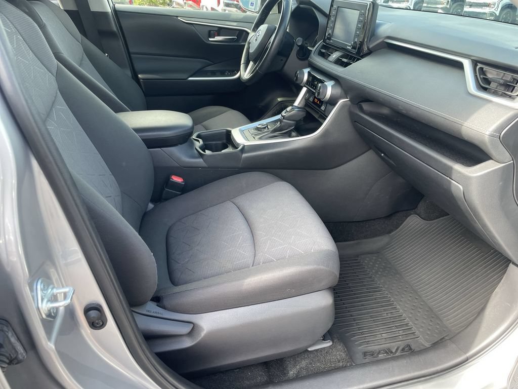 Used 2021 Toyota RAV4 XLE w/ Convenience Package AWD/4WD image 32