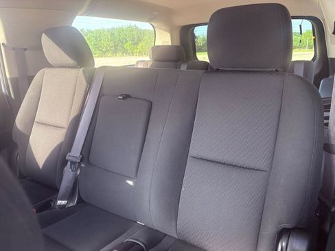 Used 2013 Chevrolet Suburban LS RWD image 48