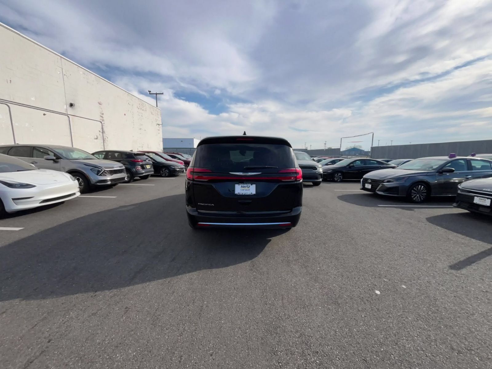 Used 2025 Chrysler Pacifica Select FWD image 12