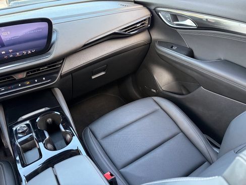 Certified 2025 Buick Envision Preferred AWD/4WD image 17