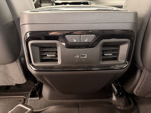 Used 2024 GMC Sierra 1500 AT4X image 18