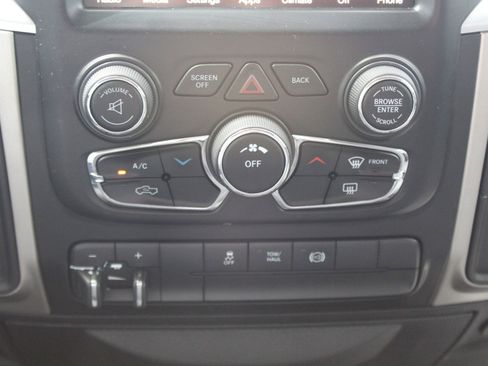 Used 2016 RAM 2500 SLT AWD/4WD image 13