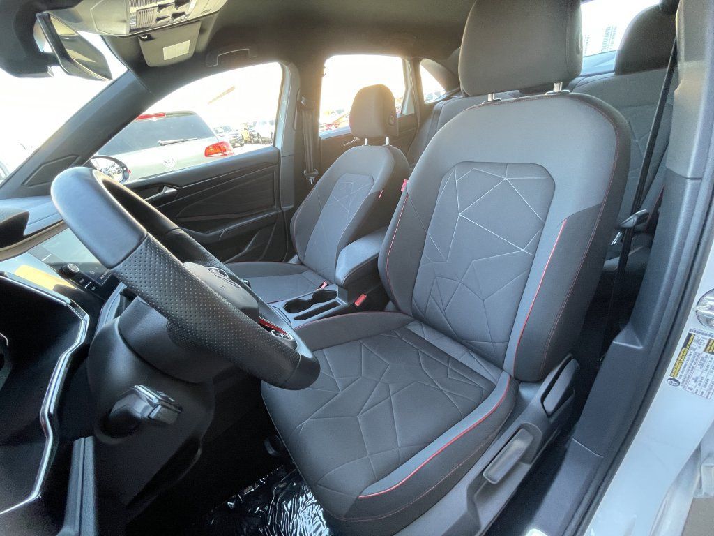 Used 2024 Volkswagen Jetta GLI 40th Anniversary Edition FWD image 19