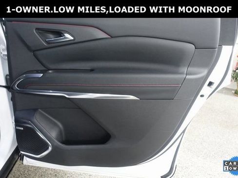 Used 2024 Chevrolet Traverse RS image 24