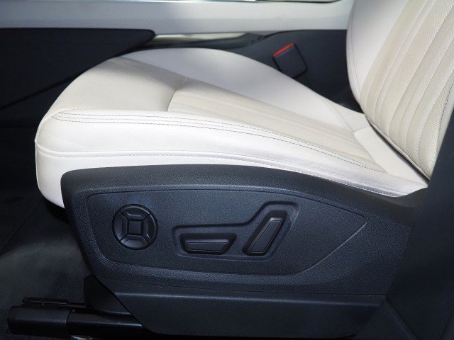 Used 2024 Audi Q8 e-tron Premium Plus w/ Premium Plus Package AWD/4WD image 63