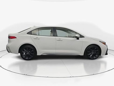 Used 2023 Toyota Corolla SE image 11